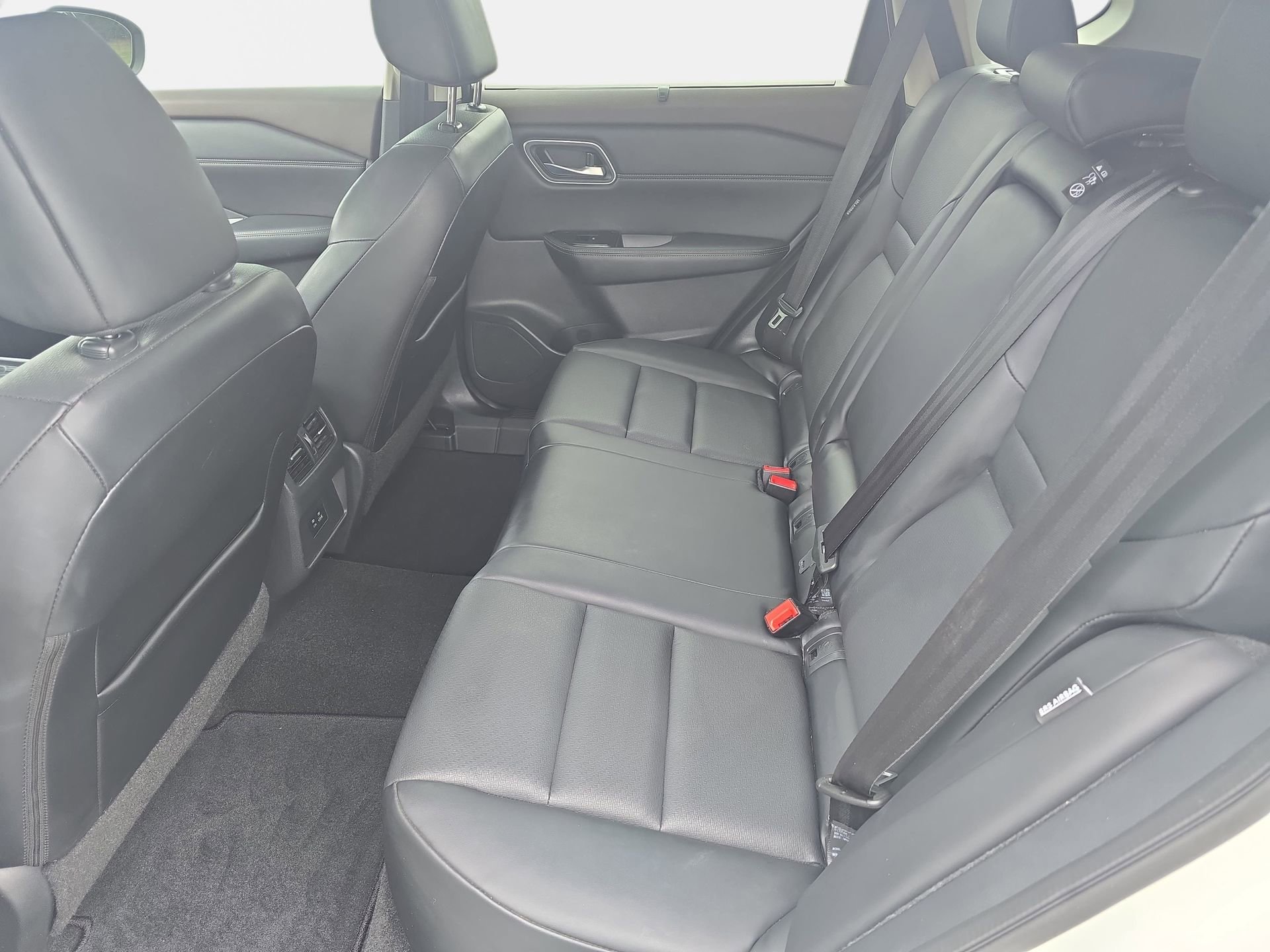 Used 2021 Nissan Rogue SV w/ Premium Package FWD image 14