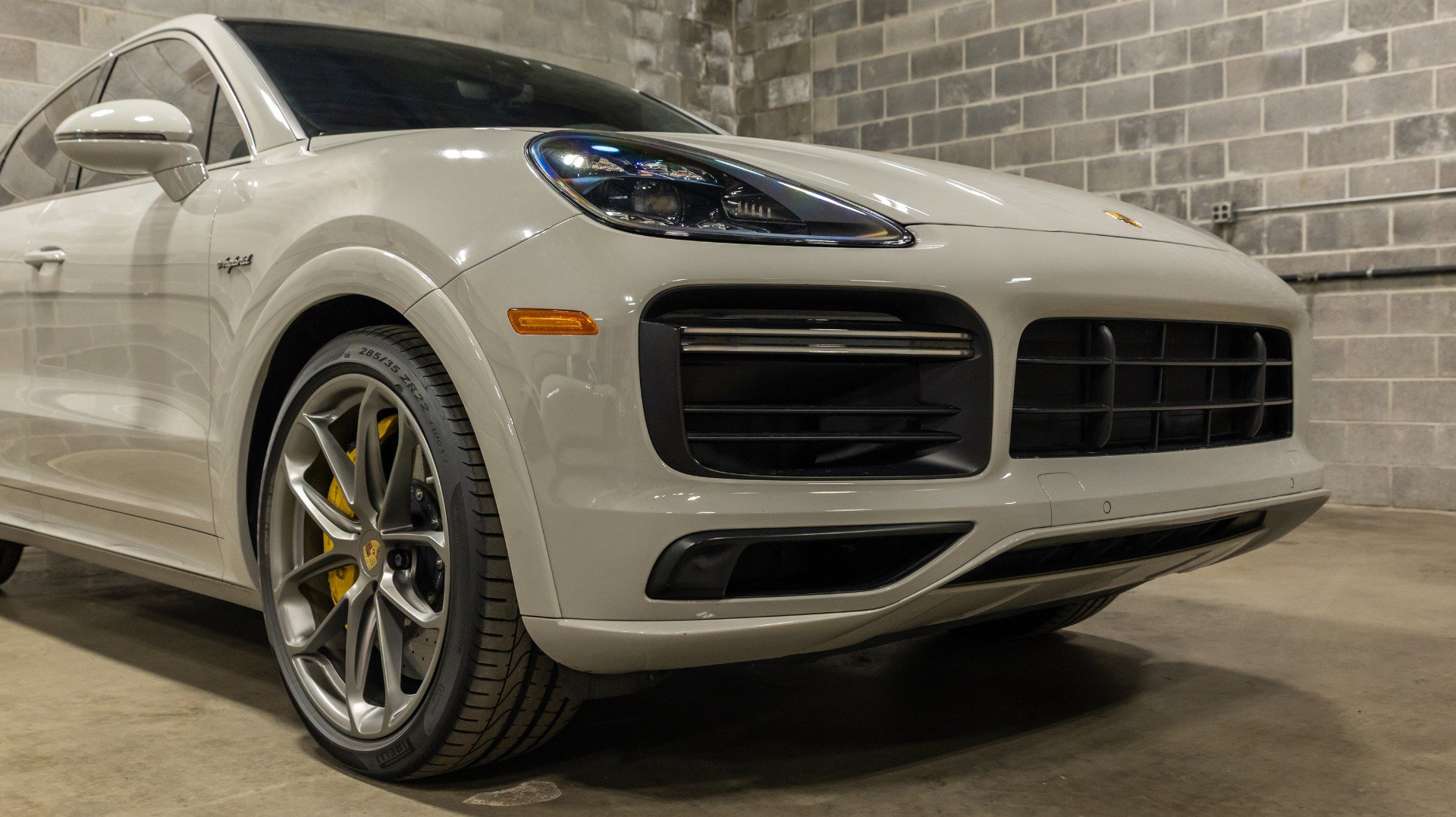 Used 2021 Porsche Cayenne Turbo S image 2