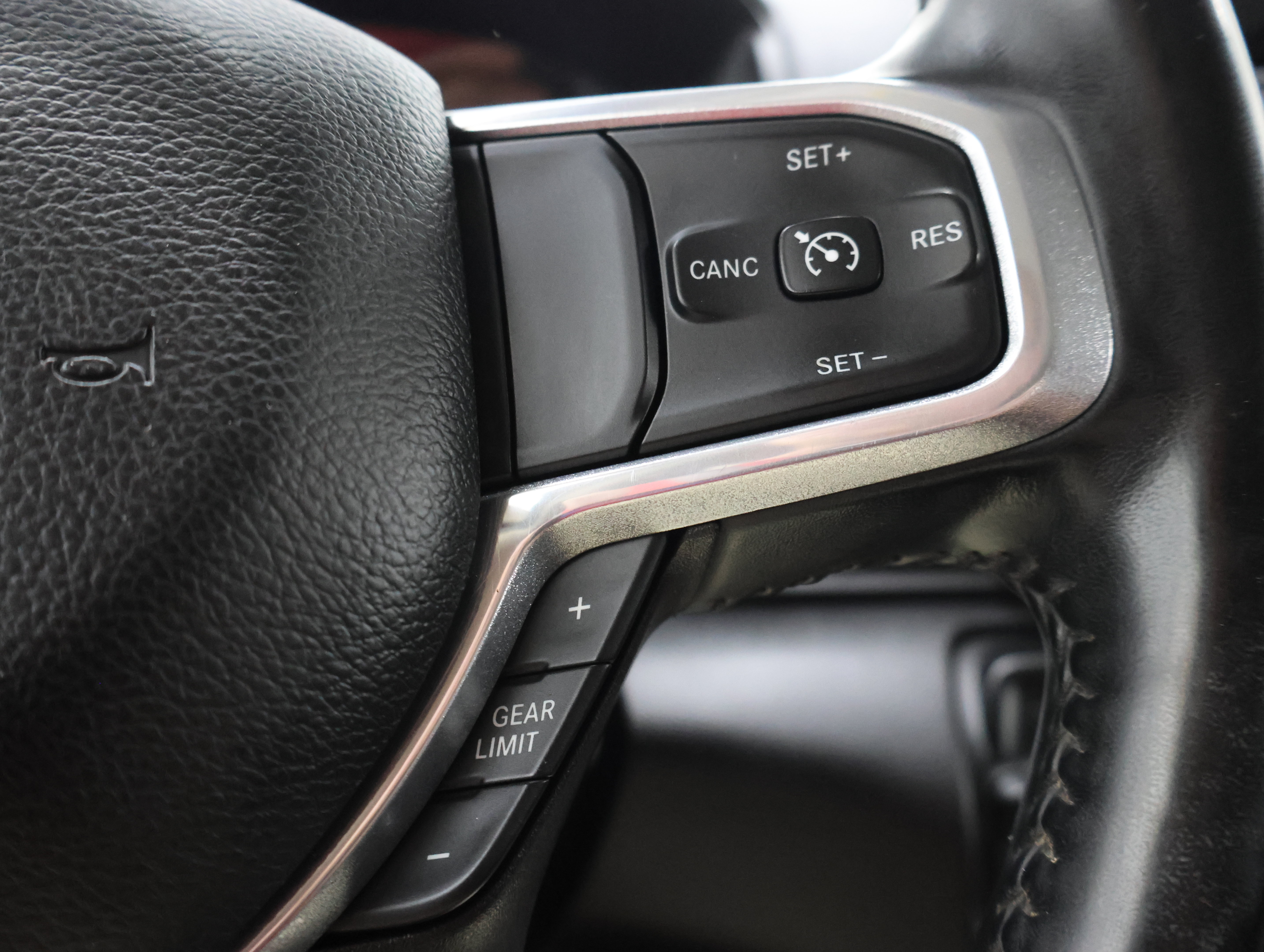Used 2023 RAM 3500 Laramie AWD/4WD image 14