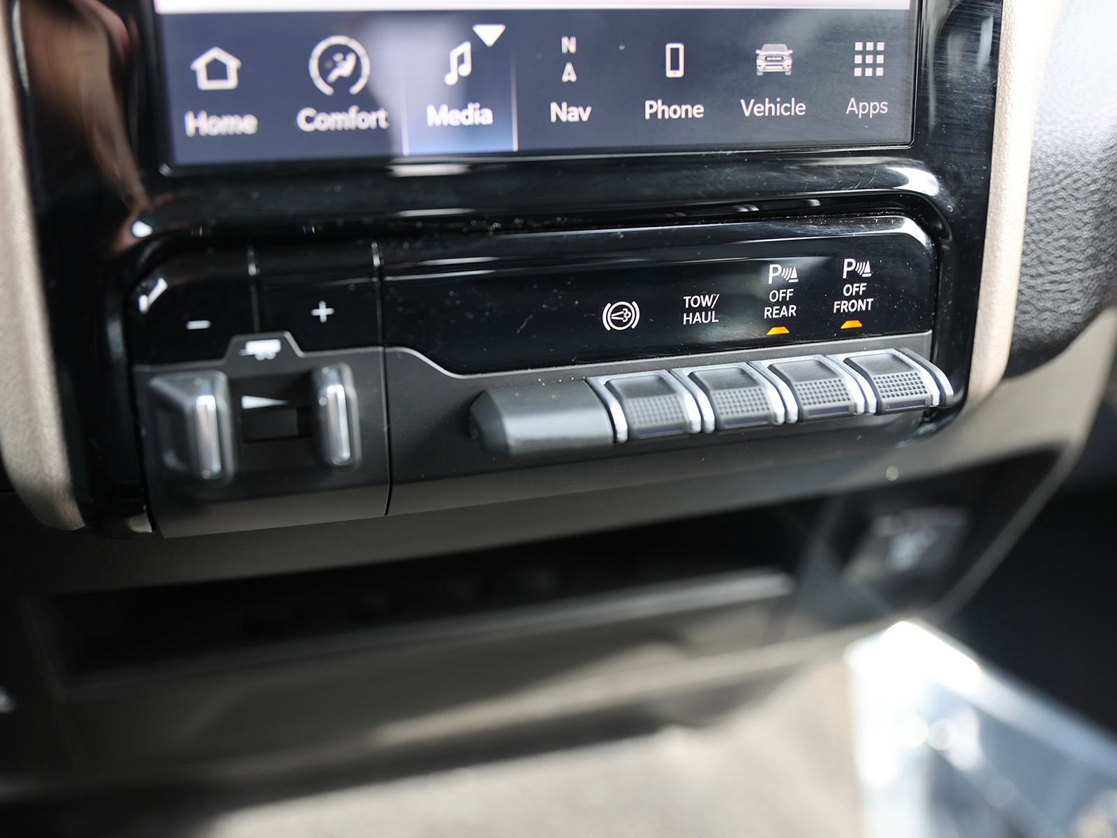 Used 2024 RAM 2500 Laramie image 31