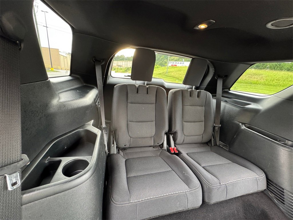 Used 2019 Ford Explorer XLT image 30