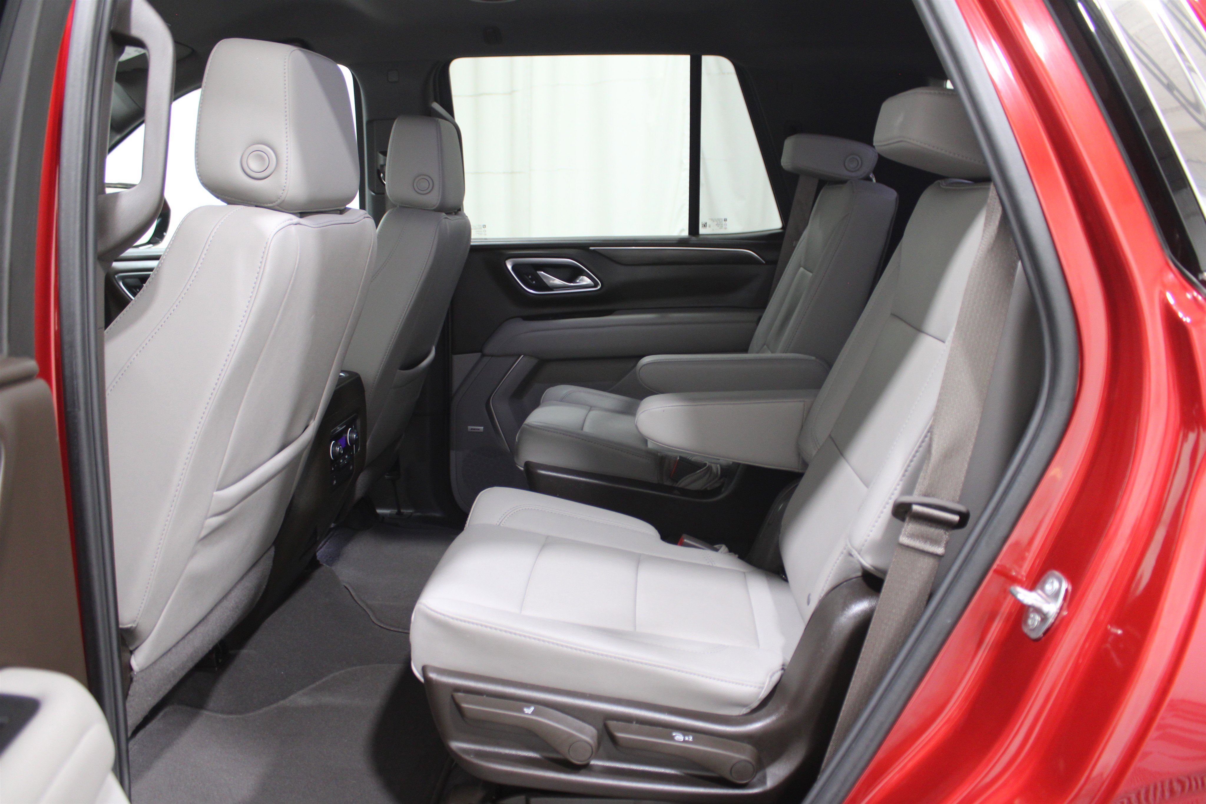 Used 2024 Chevrolet Tahoe LT w/ Luxury Package image 26