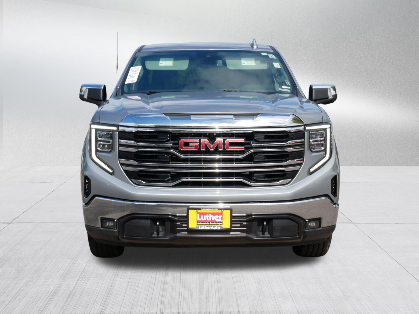 Used 2024 GMC Sierra 1500 SLT AWD/4WD image 2