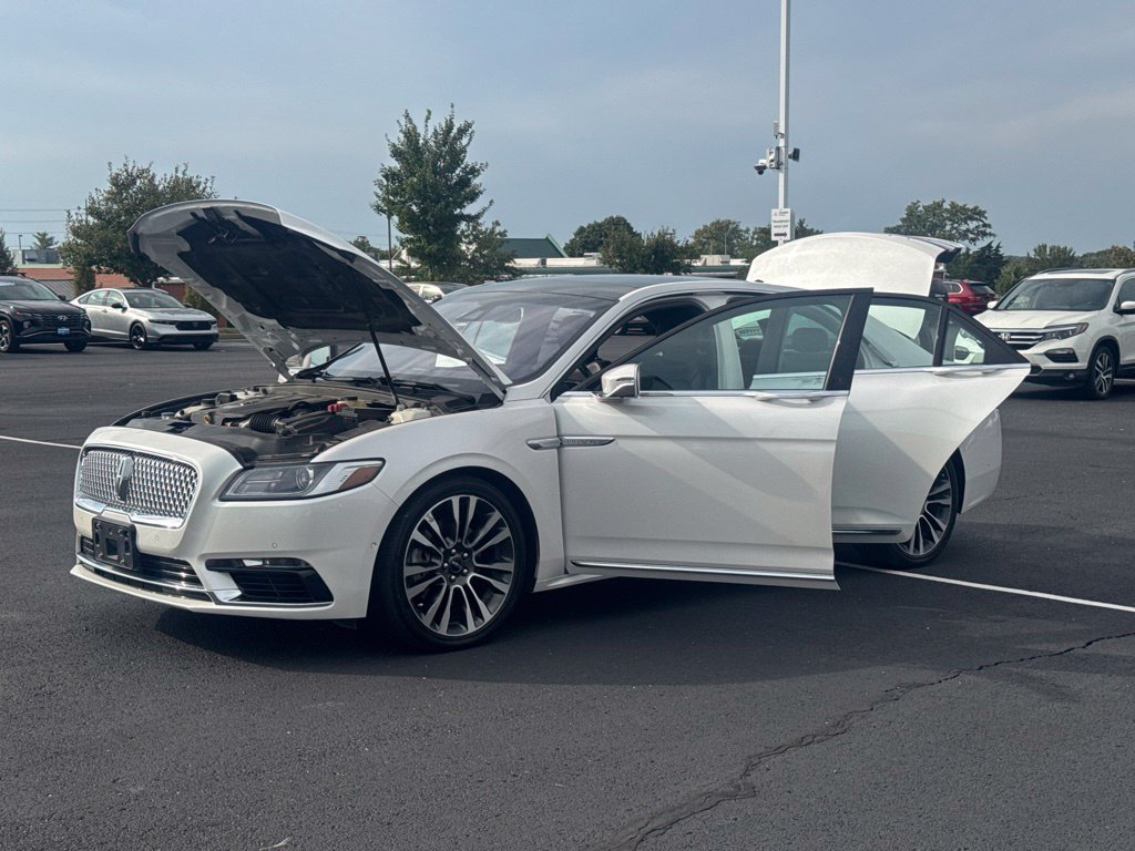 Used 2018 Lincoln Continental Select AWD/4WD image 25