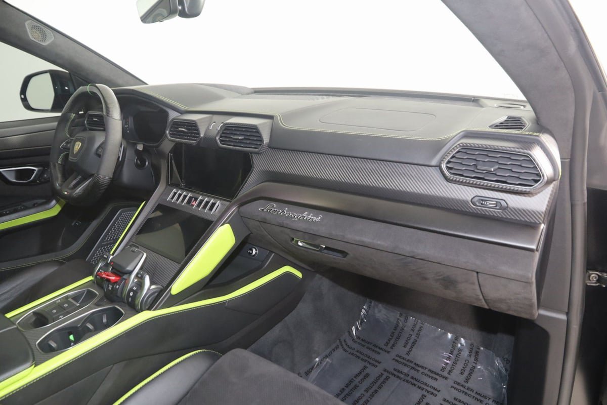 Used 2022 Lamborghini Urus AWD/4WD image 74