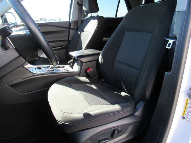 Used 2022 Ford Explorer XLT AWD/4WD image 27