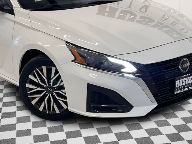Used 2025 Nissan Altima 2.5 SV FWD image 26