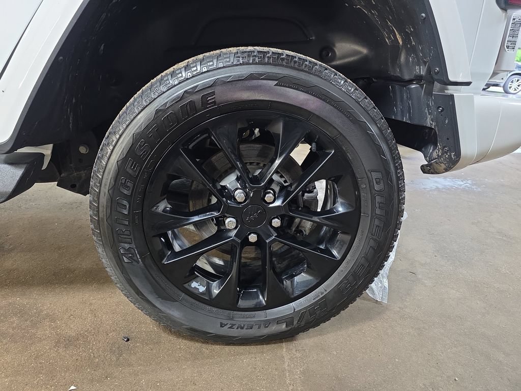 Used 2021 Jeep Wrangler Unlimited Sahara AWD/4WD image 32