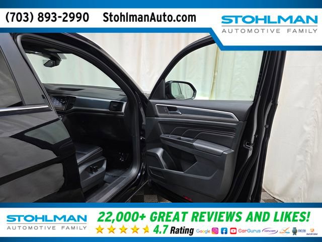 Used 2020 Volkswagen Atlas Cross Sport SEL image 33