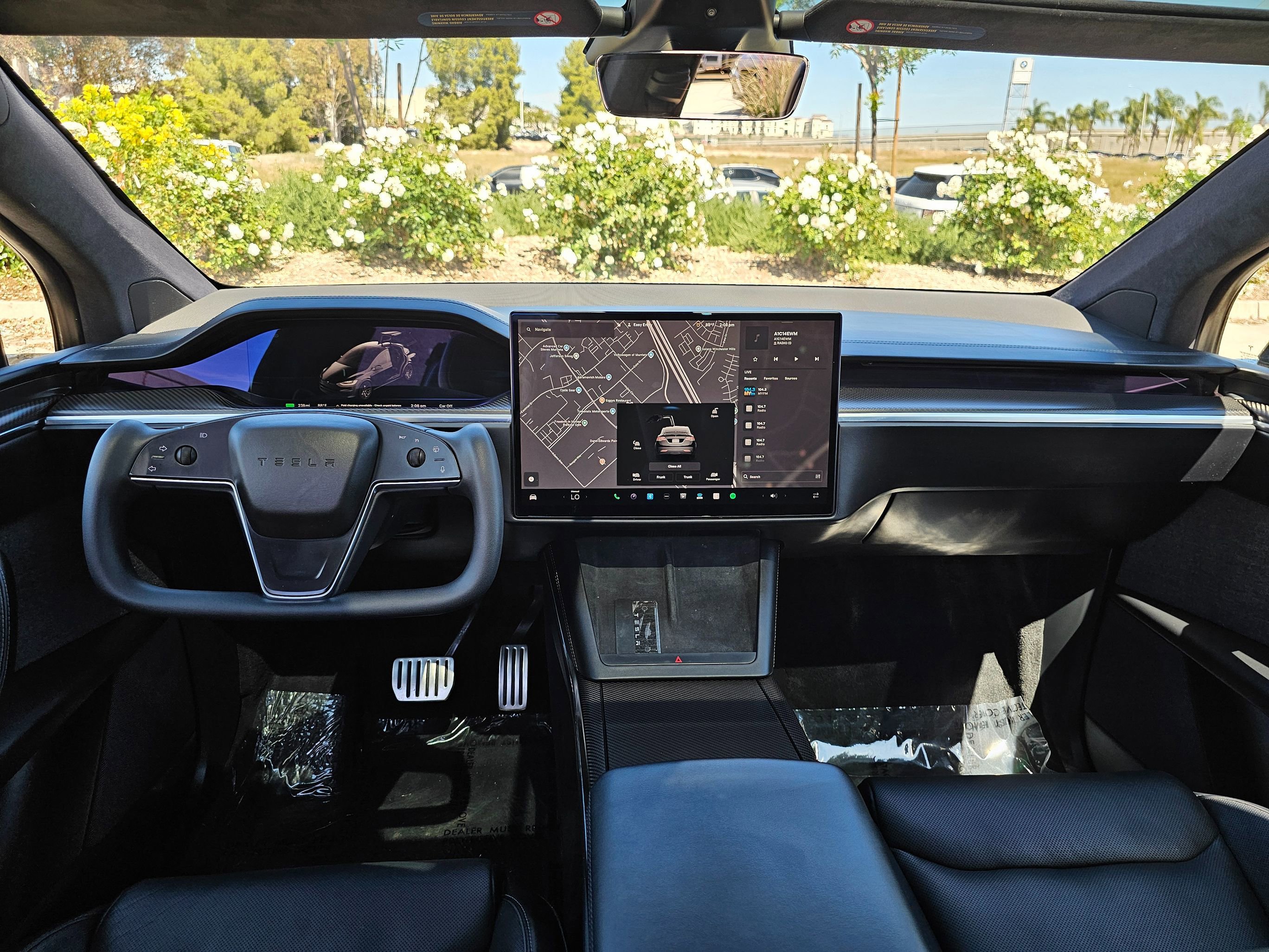 Used 2022 Tesla Model X Plaid image 25