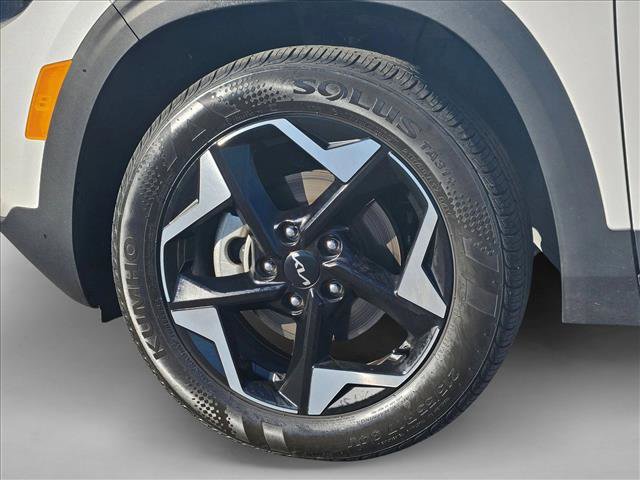 Used 2025 Kia Seltos S image 21