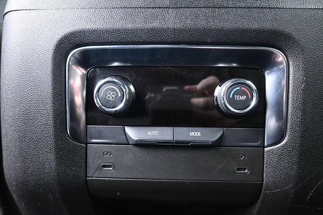Used 2025 Chevrolet Suburban Z71 AWD/4WD image 24