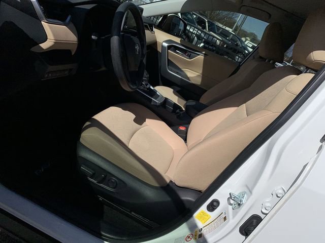 Used 2019 Toyota RAV4 XLE w/ Convenience Package image 18
