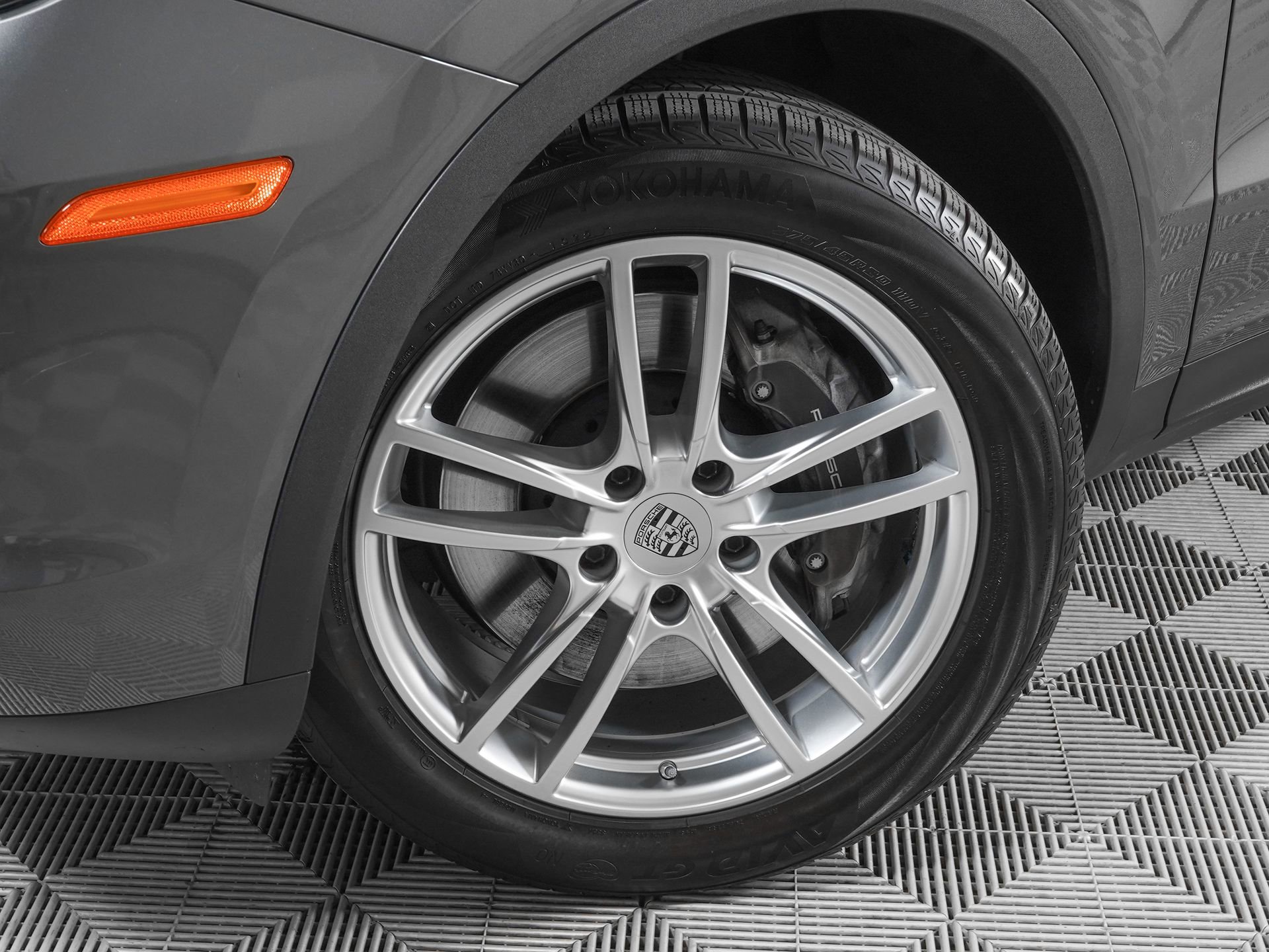 Used 2023 Porsche Cayenne image 31