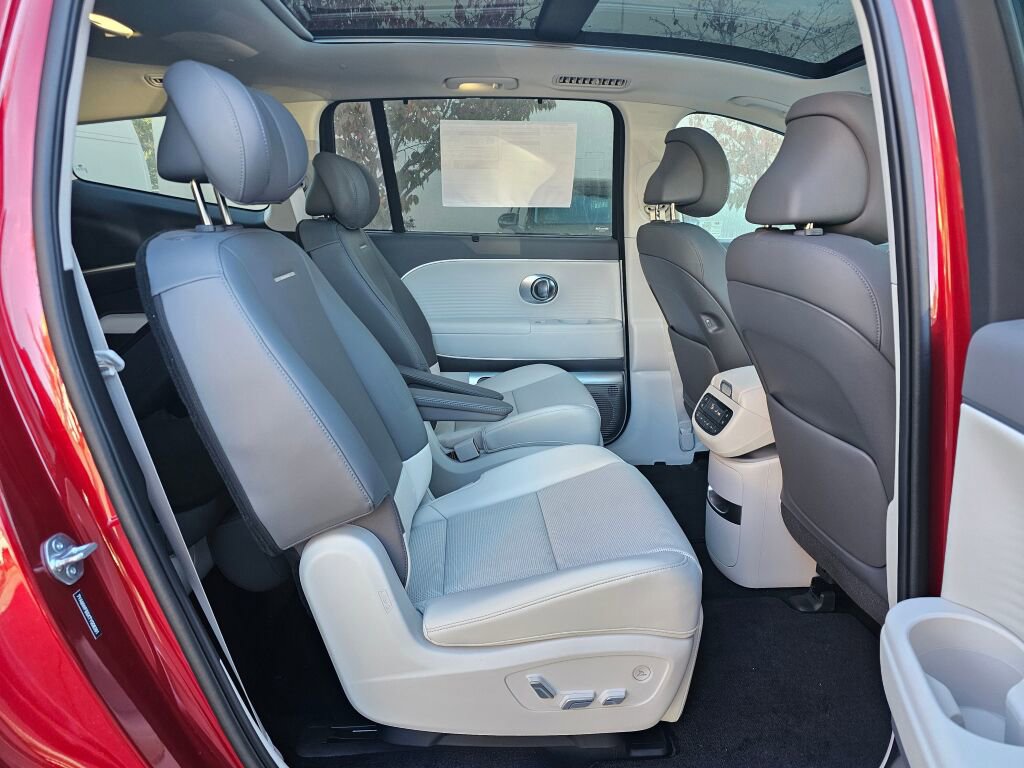New 2026 Hyundai Ioniq 9 Limited w/ Tow & Go Package image 12