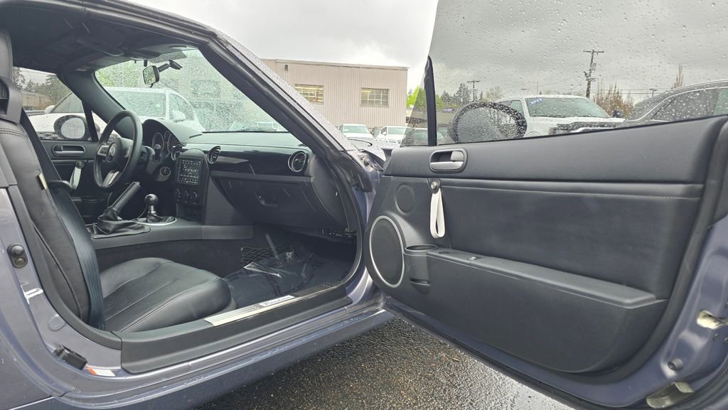 Used 2007 MAZDA MX-5 Miata Grand Touring w/ Premium Pkg image 10