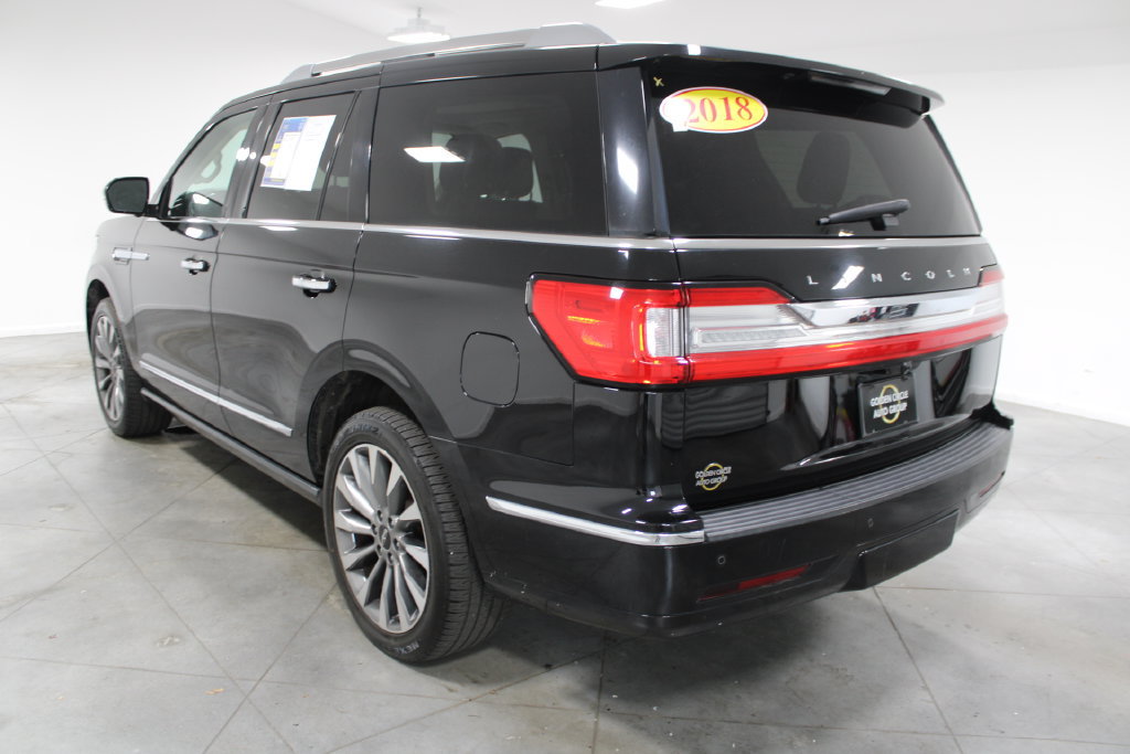 Used 2018 Lincoln Navigator Select RWD image 7