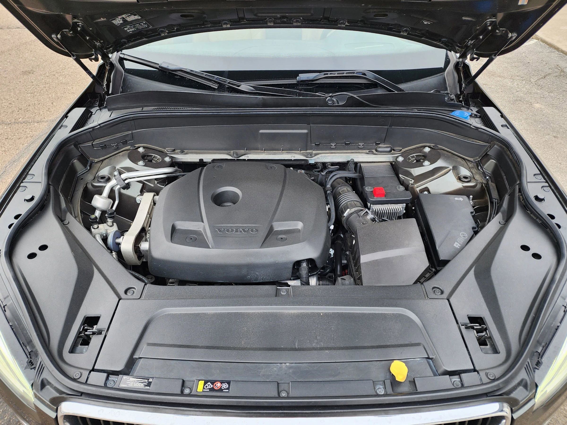 Used 2018 Volvo XC90 T6 Momentum w/ Convenience Package image 22