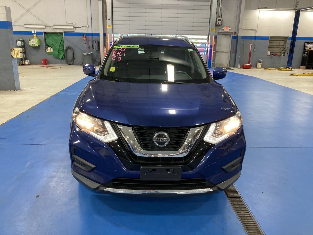 Used 2019 Nissan Rogue SV AWD/4WD image 2