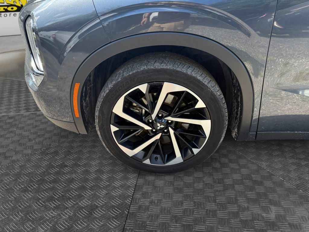 Used 2024 Mitsubishi Outlander SE FWD image 14