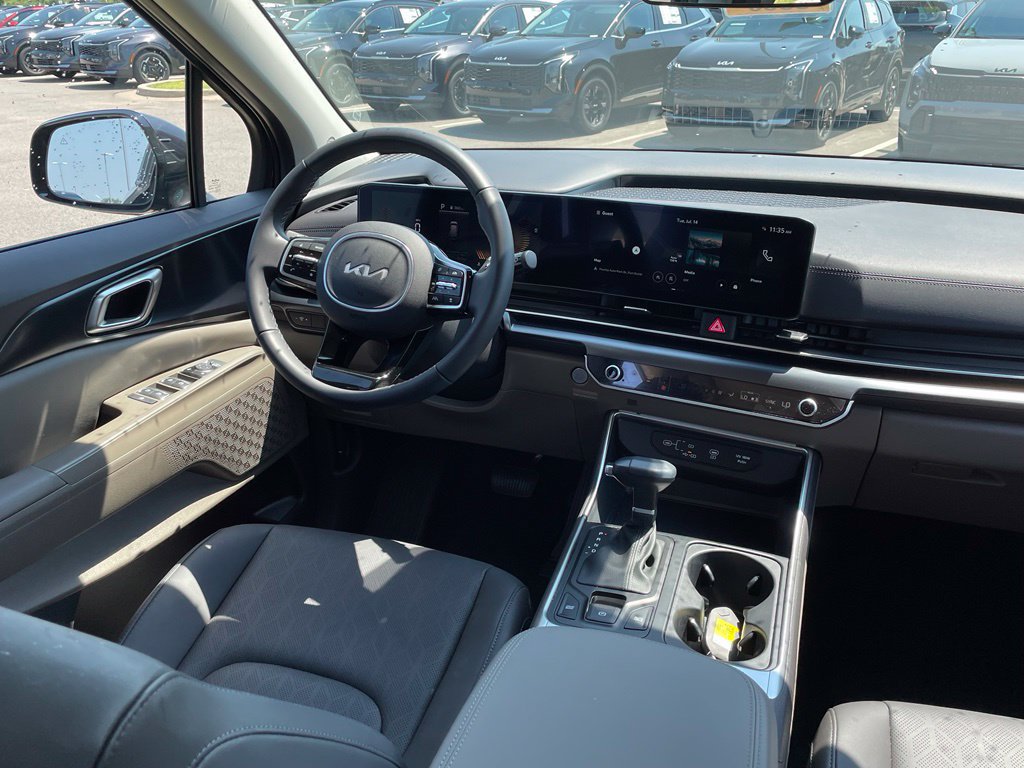 New 2026 Kia Carnival FWD image 23
