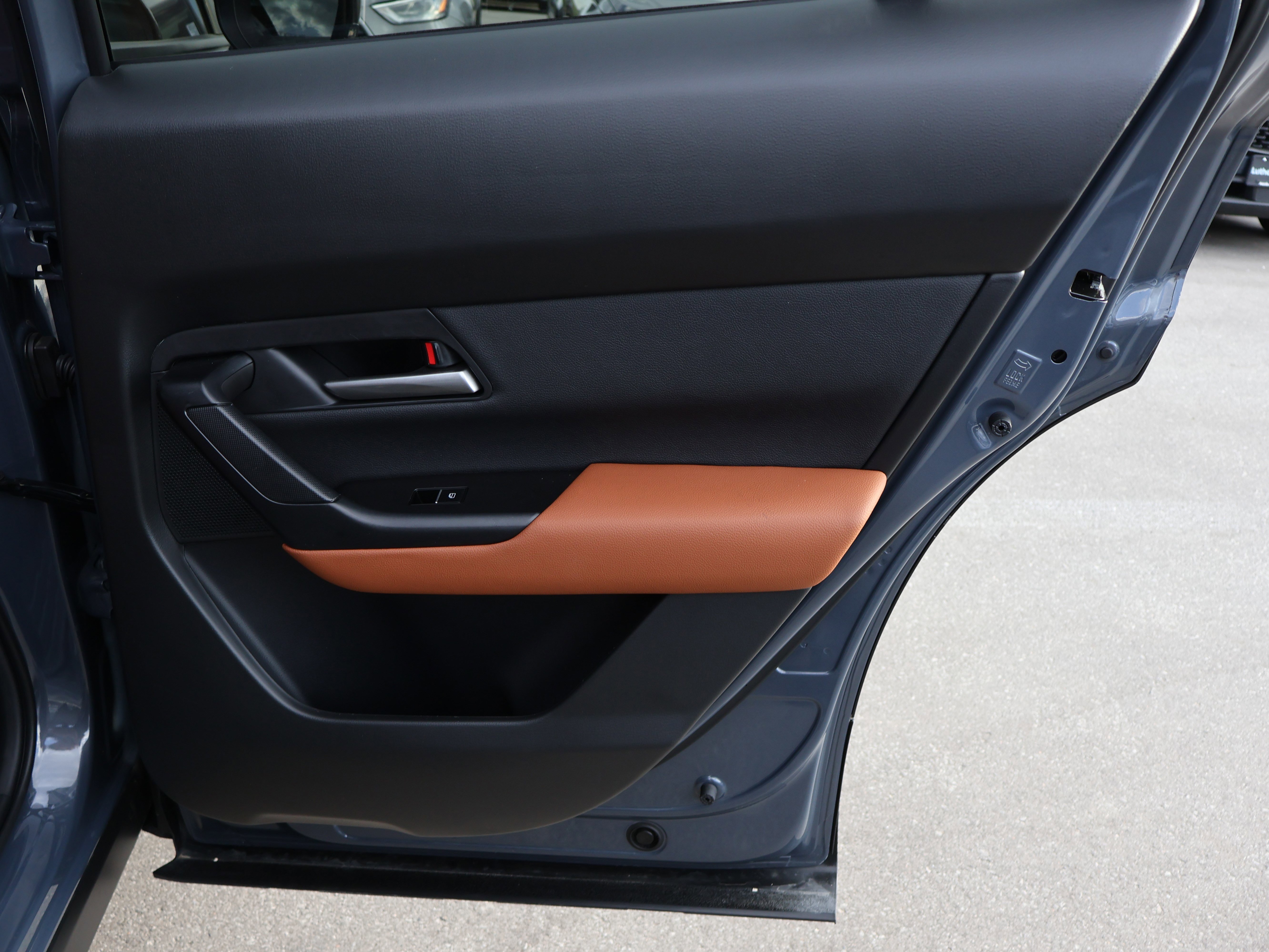 Certified 2025 MAZDA CX-50 Meridian Edition w/ Weather Package image 12