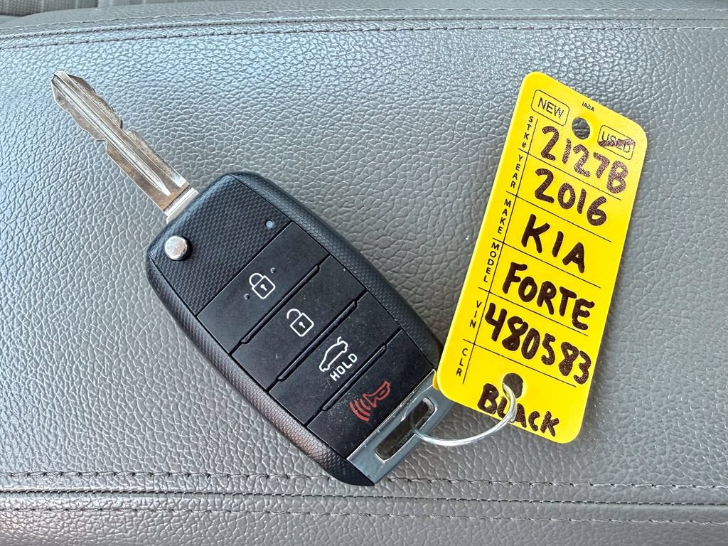 Used 2016 Kia Forte EX FWD image 29