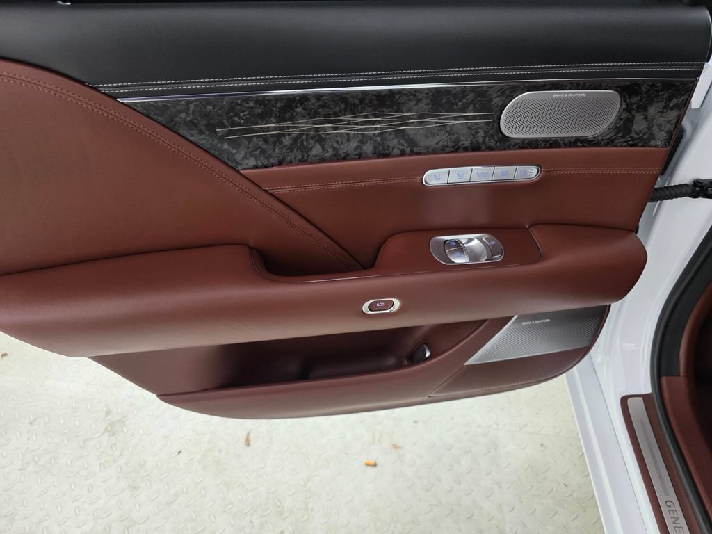 Used 2024 Genesis G90 3.5T AWD/4WD image 17
