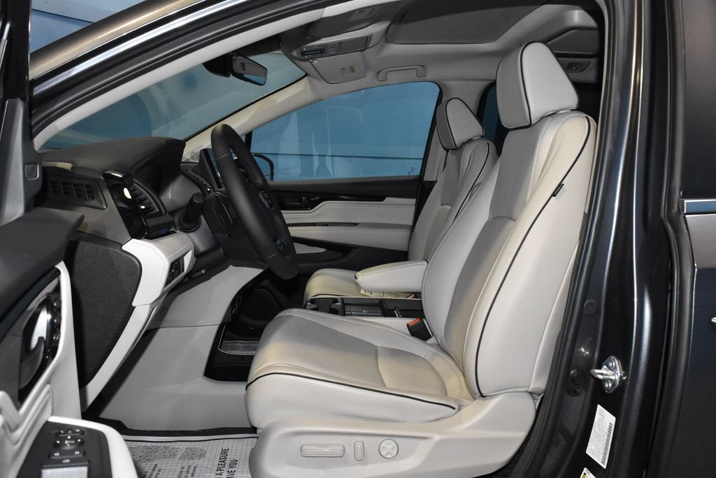 Used 2026 Honda Odyssey Touring image 7