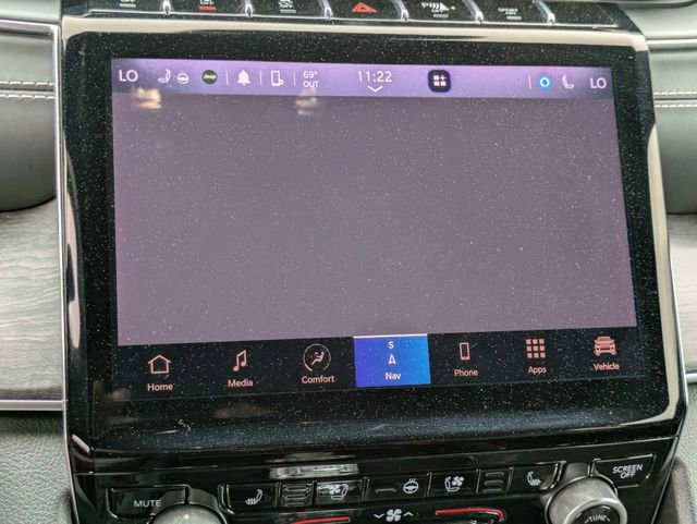 Used 2021 Jeep Grand Cherokee L Overland w/ Luxury Tech Group IV RWD image 24