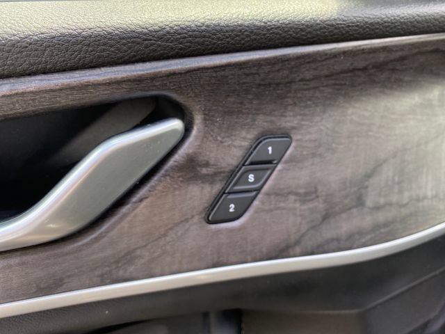 Used 2023 Jeep Grand Cherokee Limited AWD/4WD image 17