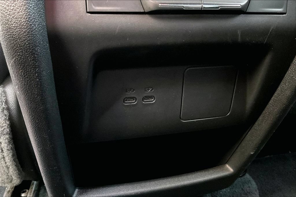Used 2025 Chevrolet Traverse LT FWD image 32