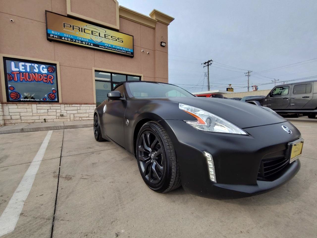 Used 2015 Nissan 370Z Roadster RWD image 37