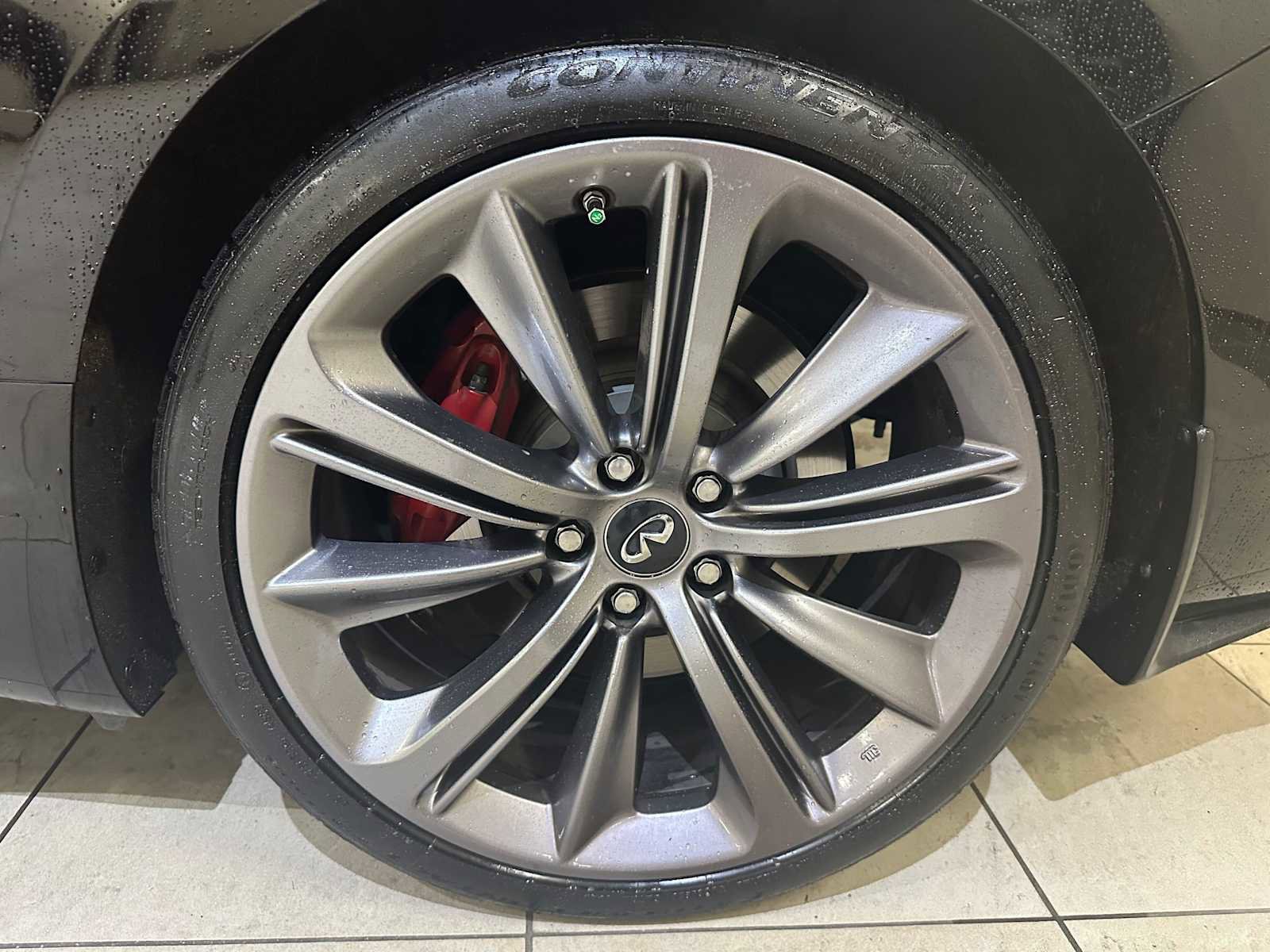 Used 2018 INFINITI Q60 Red Sport 400 w/ Sensory Package 3.0T Sport image 8