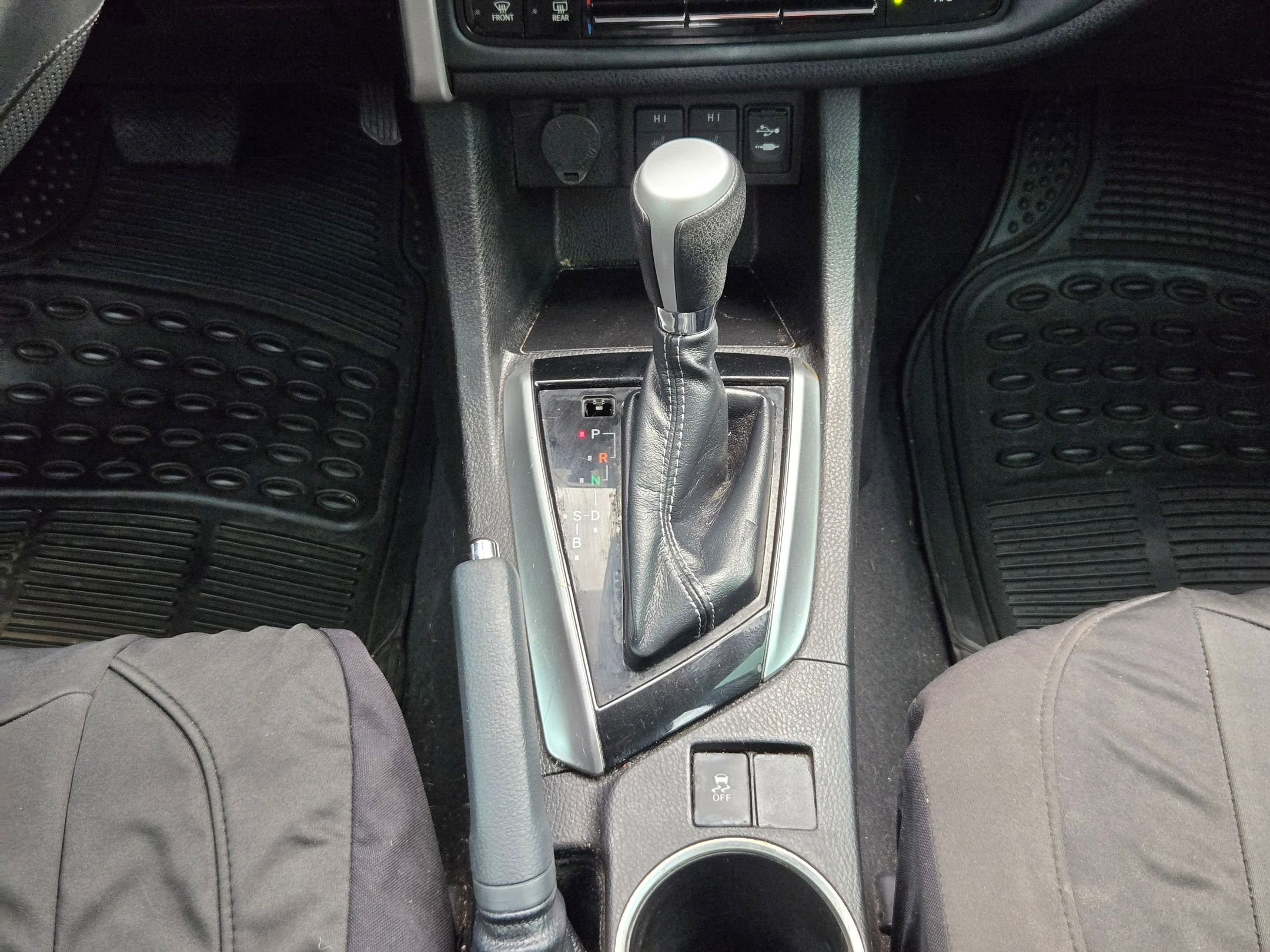 Used 2019 Toyota Corolla XLE FWD image 19