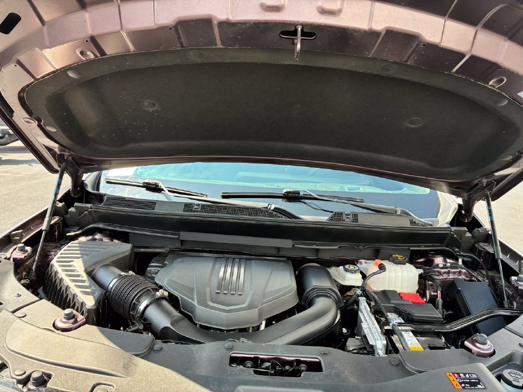 Used 2024 Chevrolet Traverse RS FWD image 23