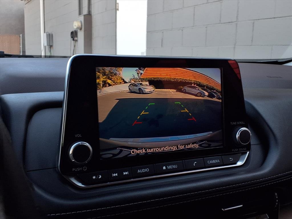 Used 2023 Nissan Rogue SV image 8