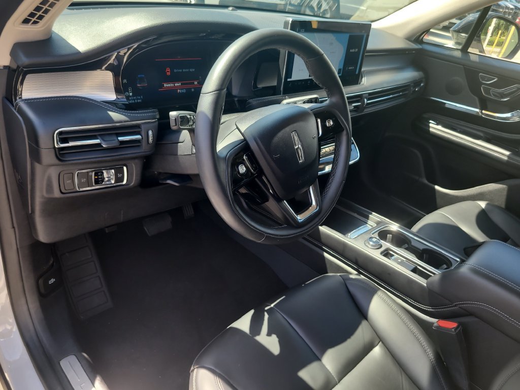 Used 2024 Lincoln Corsair FWD image 16