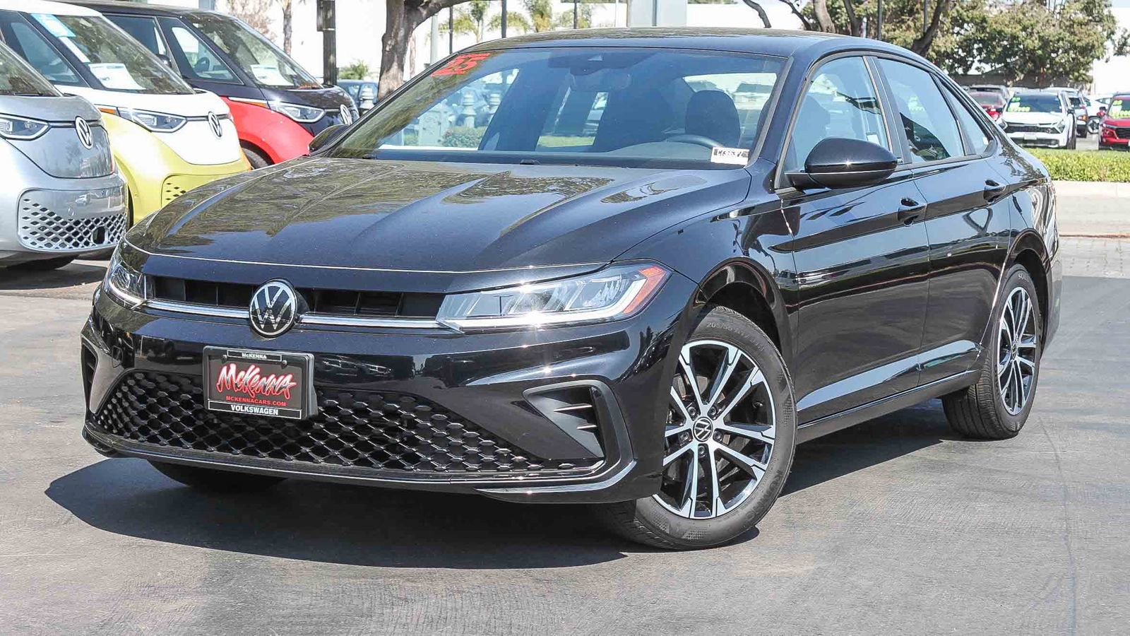 Used 2025 Volkswagen Jetta Sport image 1