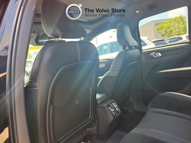 Used 2021 Volvo XC40 T5 R-Design w/ Advanced Package AWD/4WD image 12
