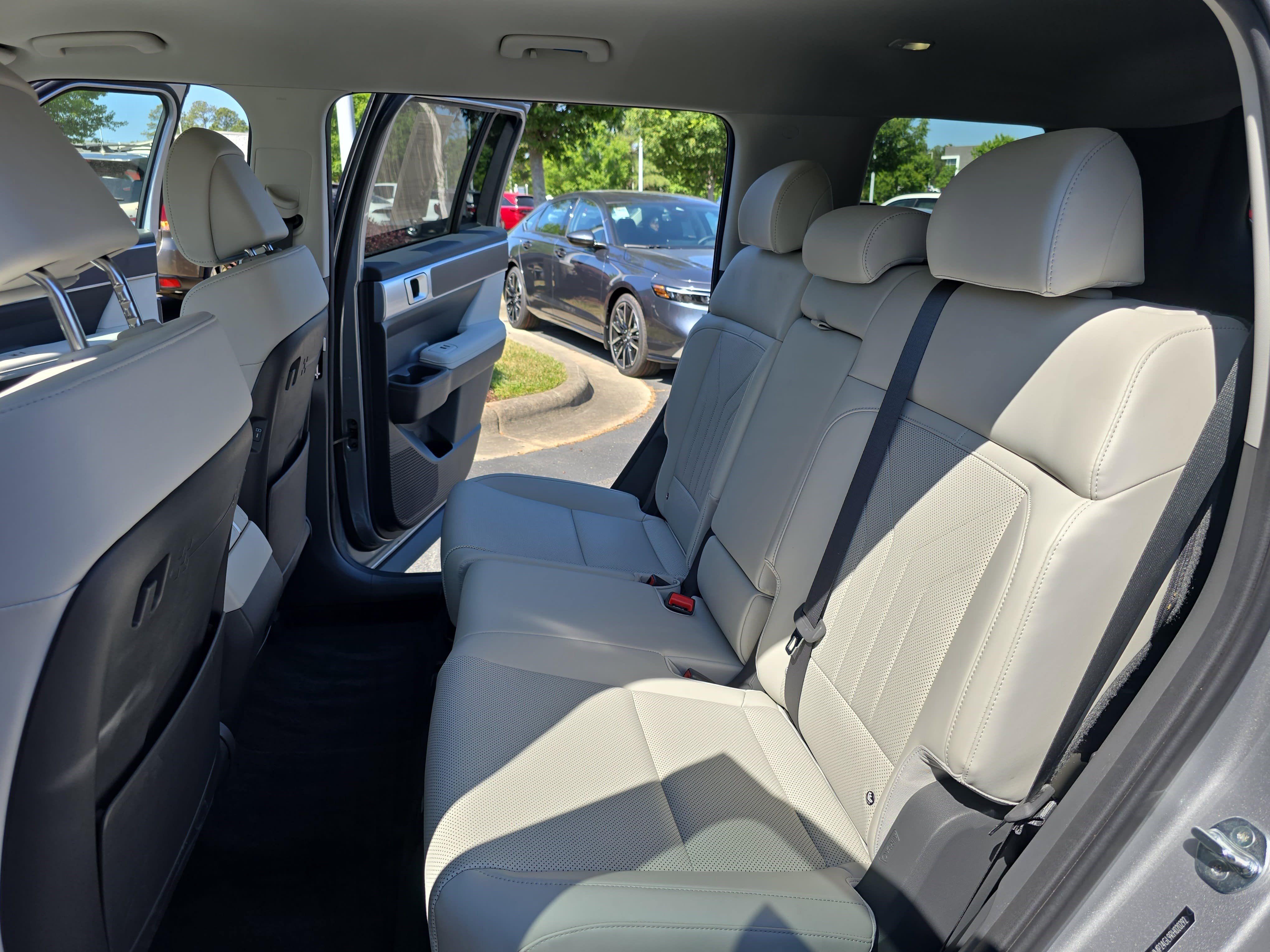 Used 2024 Hyundai Santa Fe SEL FWD image 15