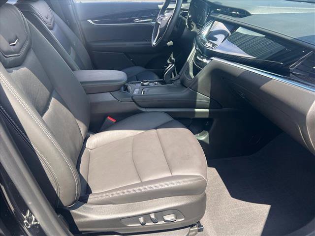 Used 2025 Cadillac XT6 Premium Luxury w/ Technology Package FWD image 19