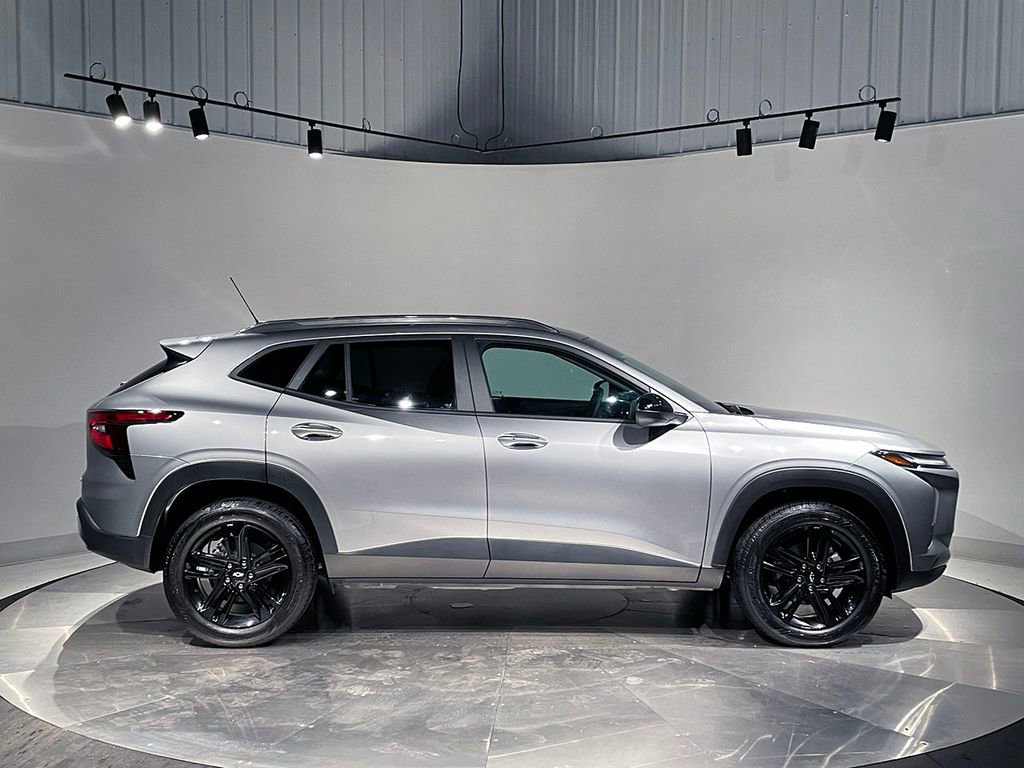 Used 2025 Chevrolet Trax ACTIV image 10