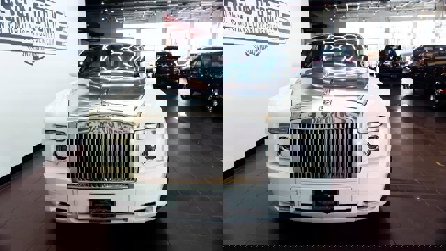 Used 2011 Rolls-Royce Phantom Drophead Coupe image 16