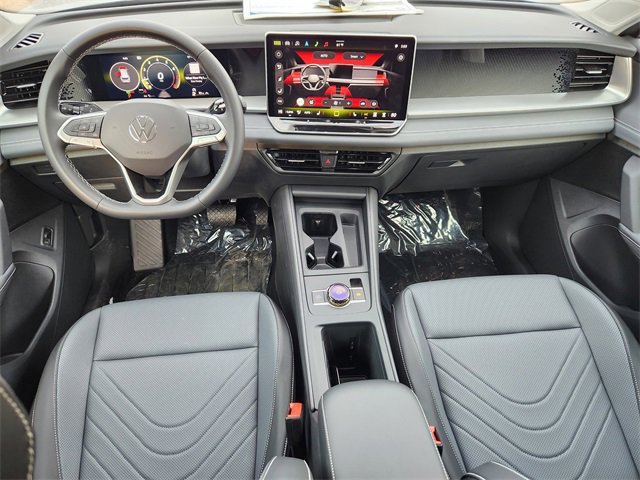 New 2025 Volkswagen Tiguan SE image 23