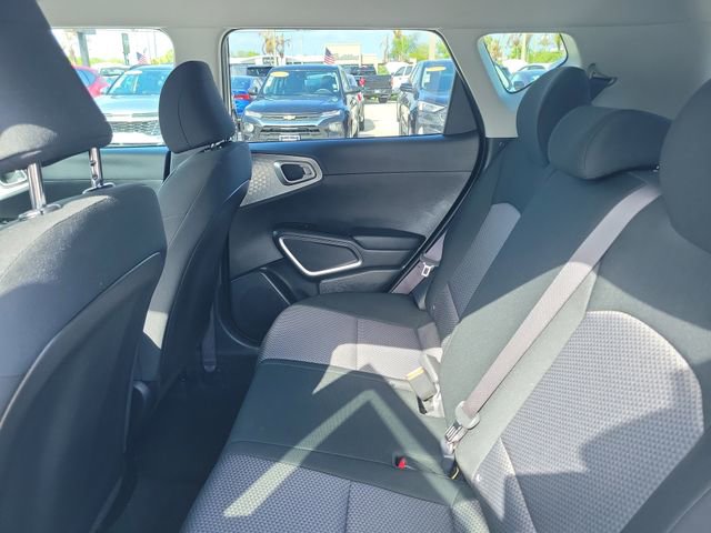 Used 2025 Kia Soul LX image 12