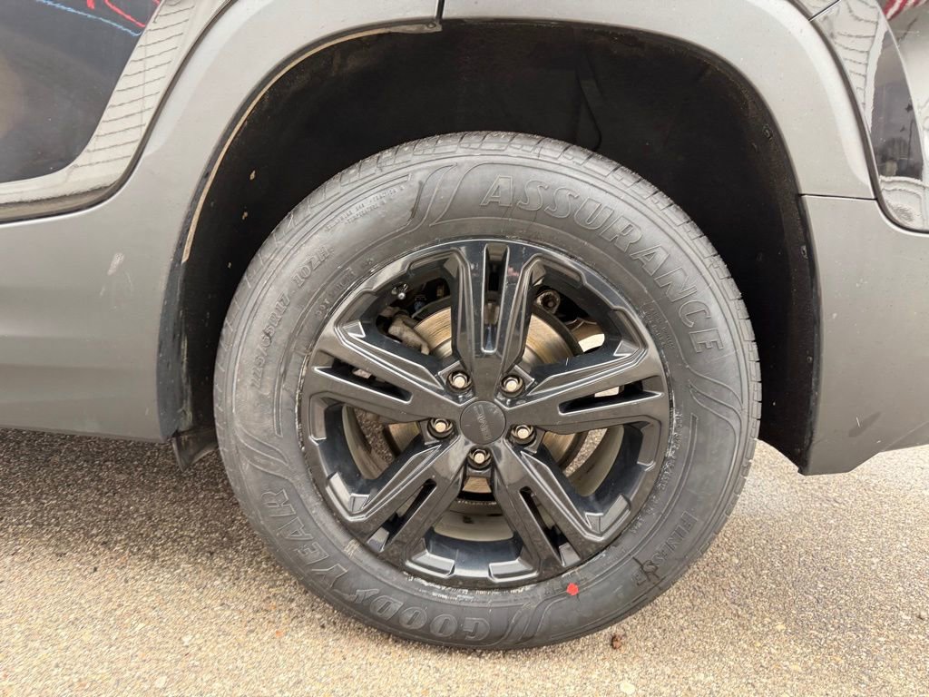 Certified 2020 GMC Terrain SLE w/ Driver Convenience Package image 12