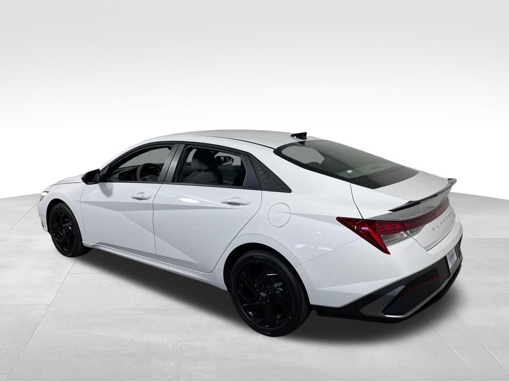 New 2026 Hyundai Elantra SEL FWD video 3