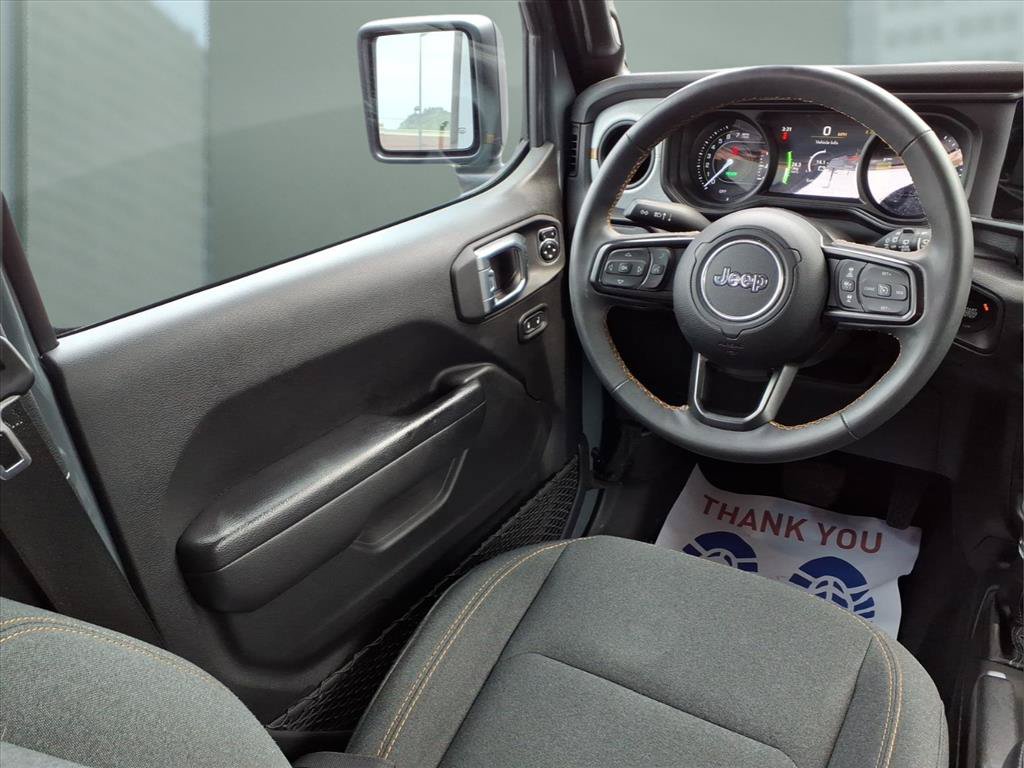 Used 2024 Jeep Wrangler Unlimited AWD/4WD image 18
