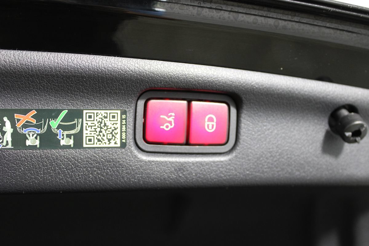 Used 2022 Mercedes-Benz C 300 Sedan image 33
